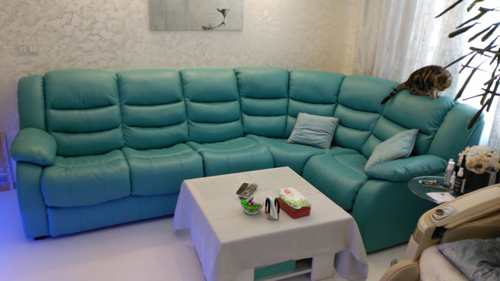 Перетяжка дивана на дому. Мякинино